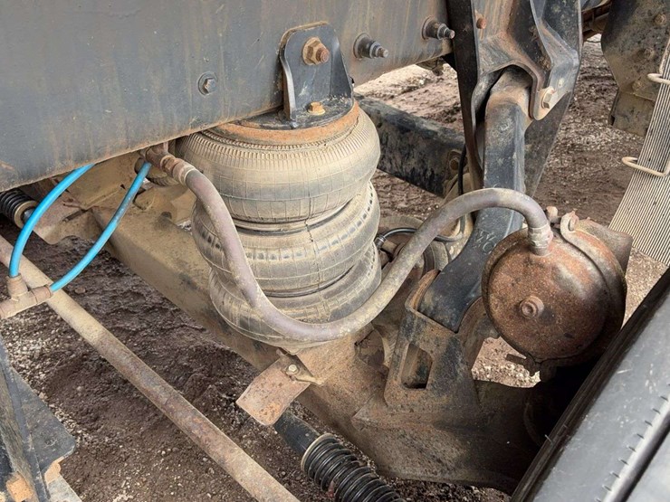 2016-kenworth-t880-image-21