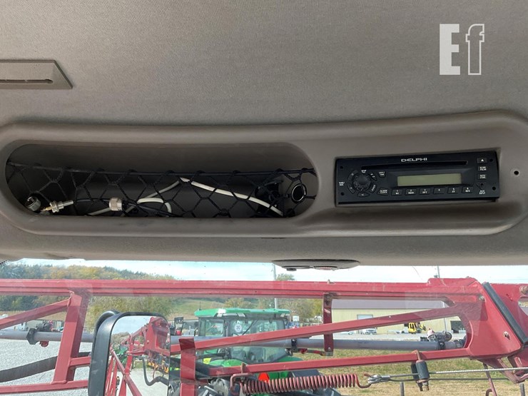 case-ih-patriot-3330-image-55