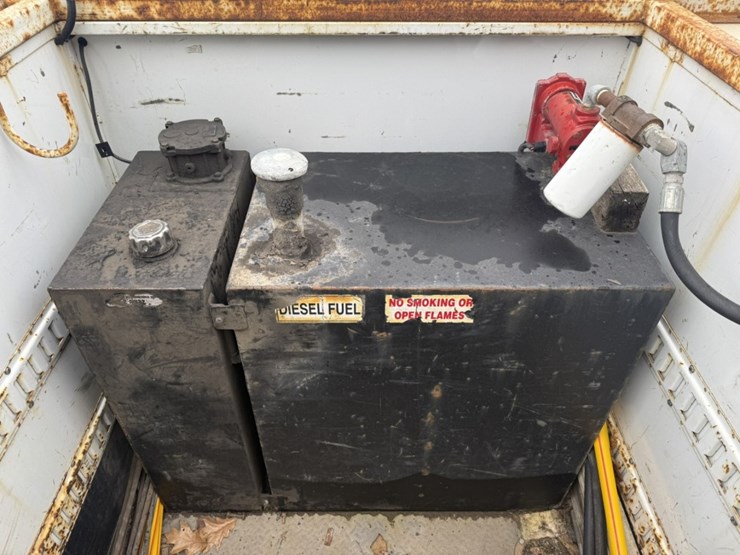 #1830-•-2015-ram-5500-4x4-service-truck-image-22