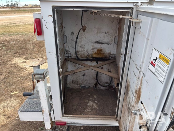 2011-ford-f550-image-39