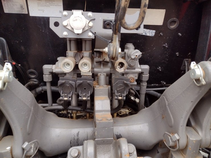 massey-ferguson-6713-image-26