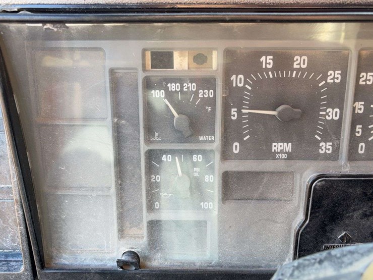 1993-international-4900-image-38