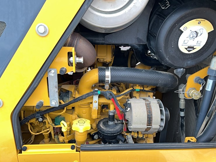 2023-deere-700l-image-9