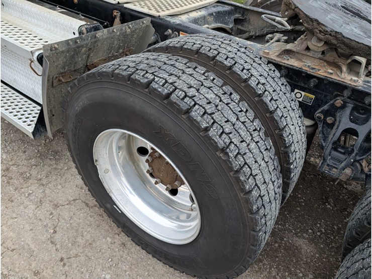 2020-kenworth-t880-image-11