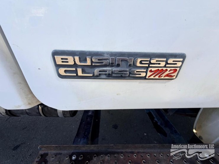 freightliner-m2-106-image-15