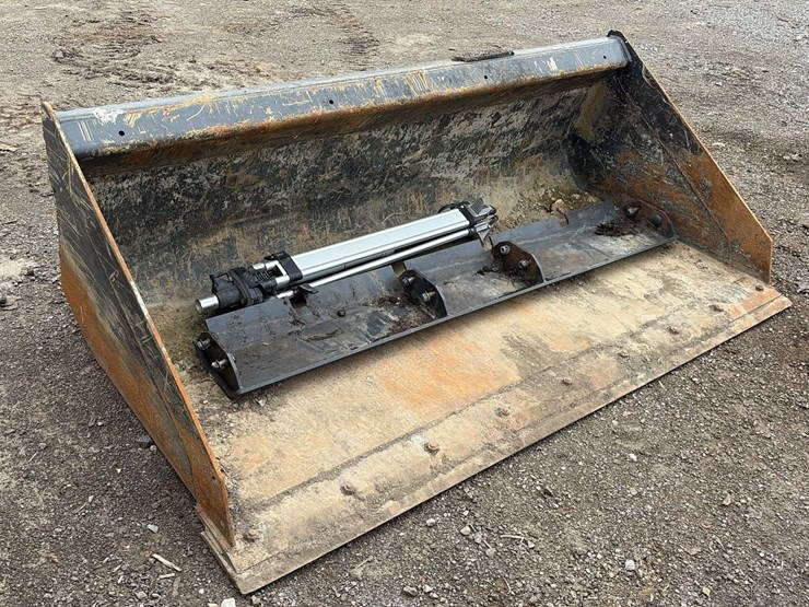 2021-case-dl550-image-75