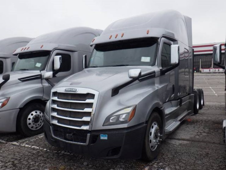 2019-freightliner-cascadia-126-image-1