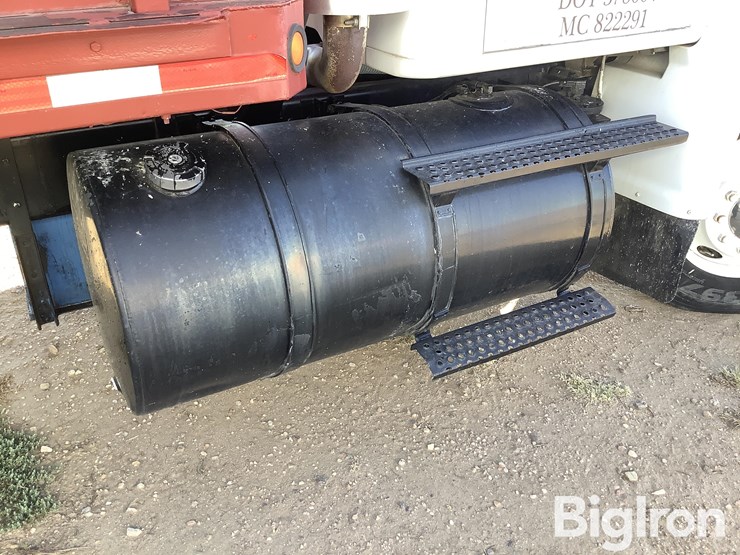 international-8100-image-17