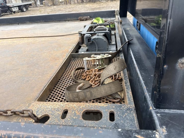 ford-f550-xlt-image-26