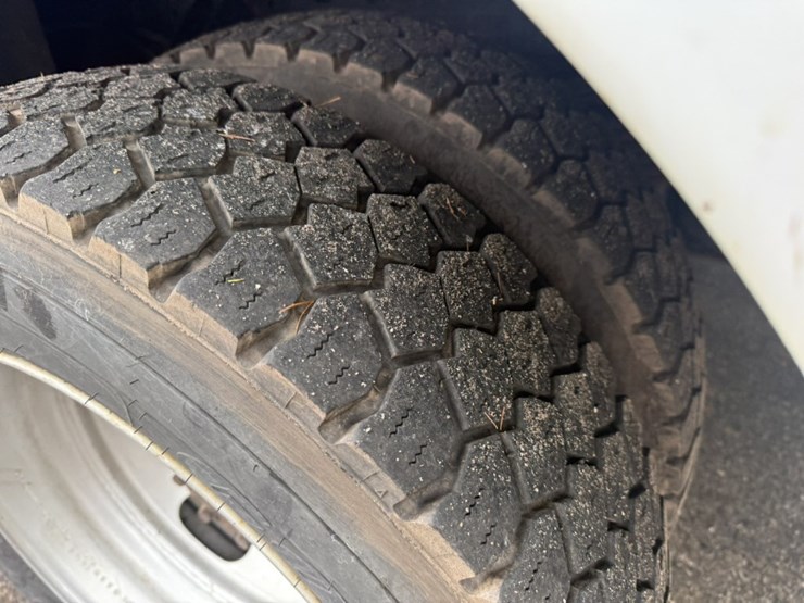 #1830-•-2015-ram-5500-4x4-service-truck-image-45