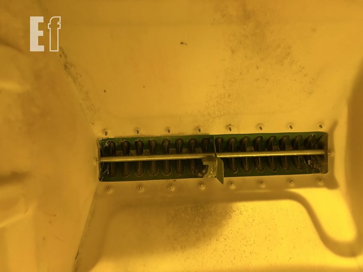 2014-john-deere-db60-image-31