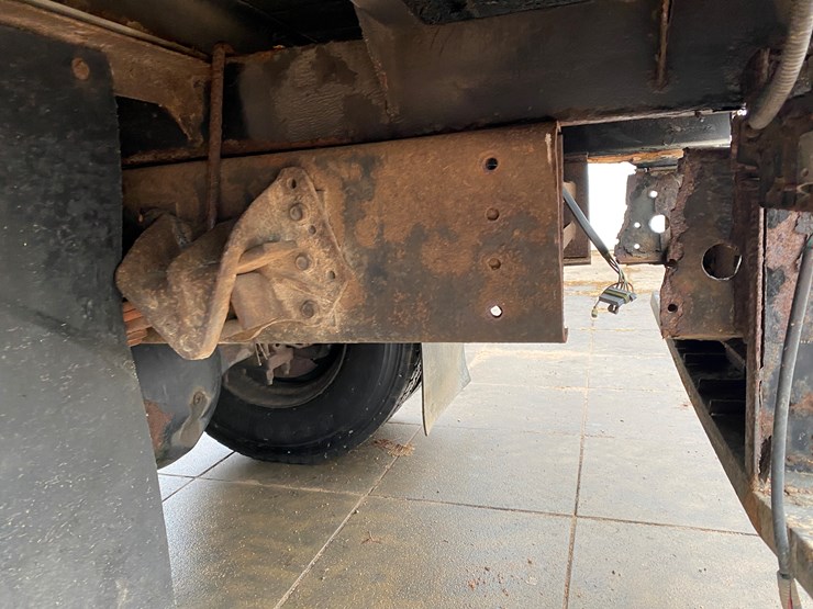 international-4700-image-27