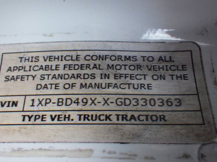 peterbilt-579-image-26