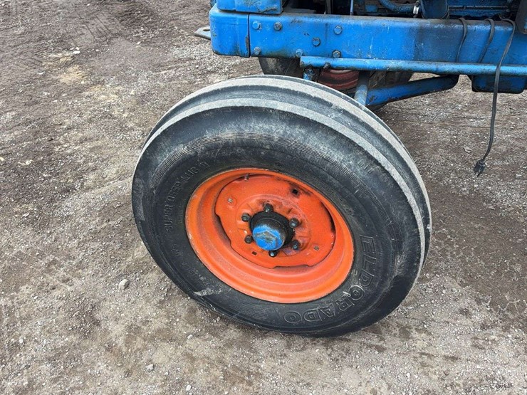 ford-tractor-image-7