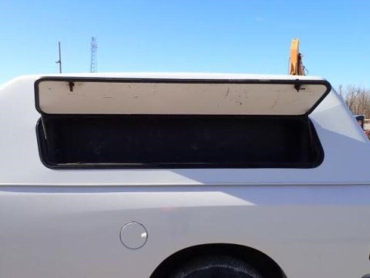 ram-1500-slt-image-43