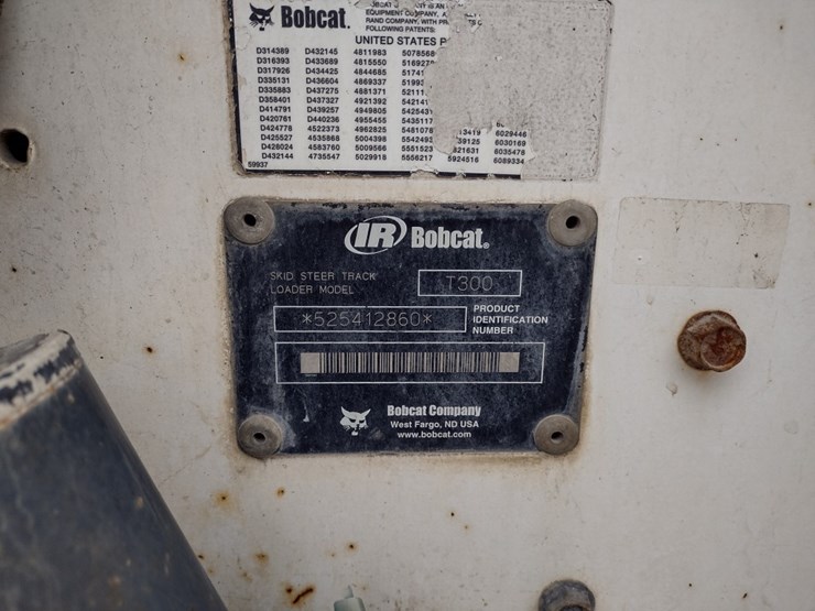 2004-bobcat-t300-image-8