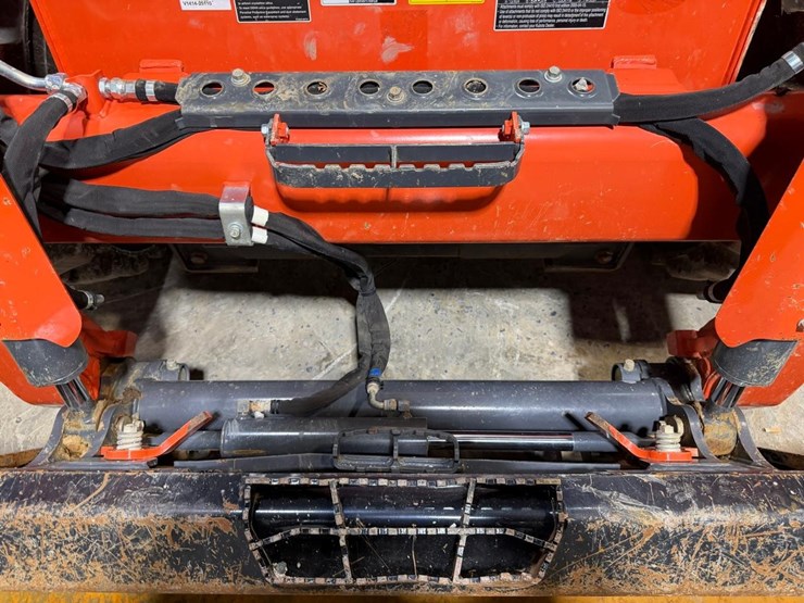 2023-kubota-ssv75hc-skid-steer-loader-image-10