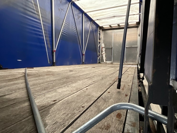 freightliner-m2-106-image-10