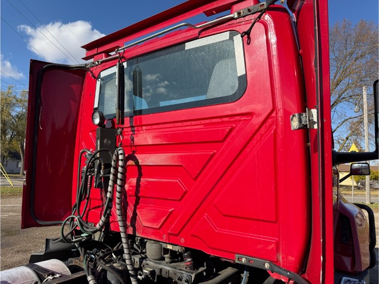 2019-international-lt-image-12