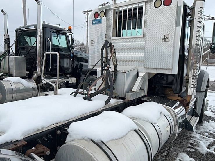 2012-mack-gu713-granite-truck-tractor-vn:1m1ax07yxcm011032-image-11