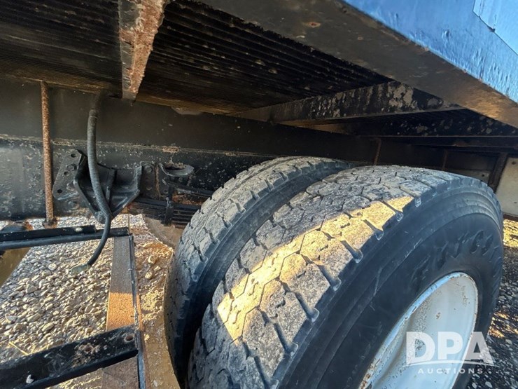 international-4700-image-24