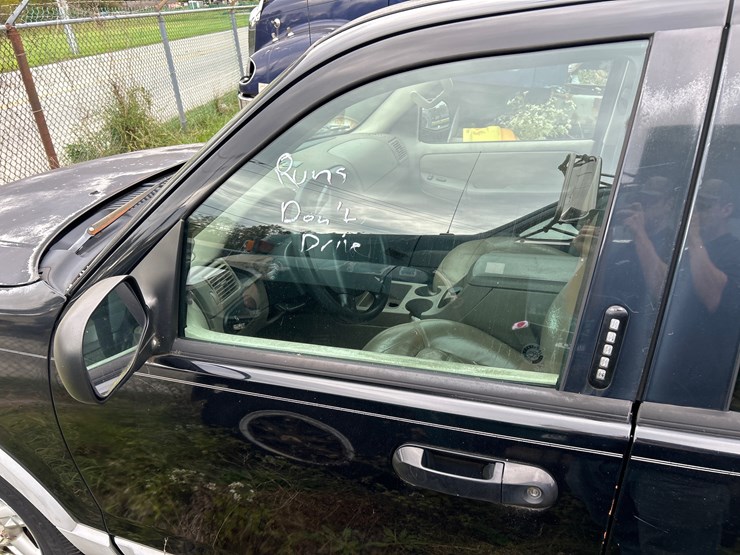 ford-explorer-xlt-image-5