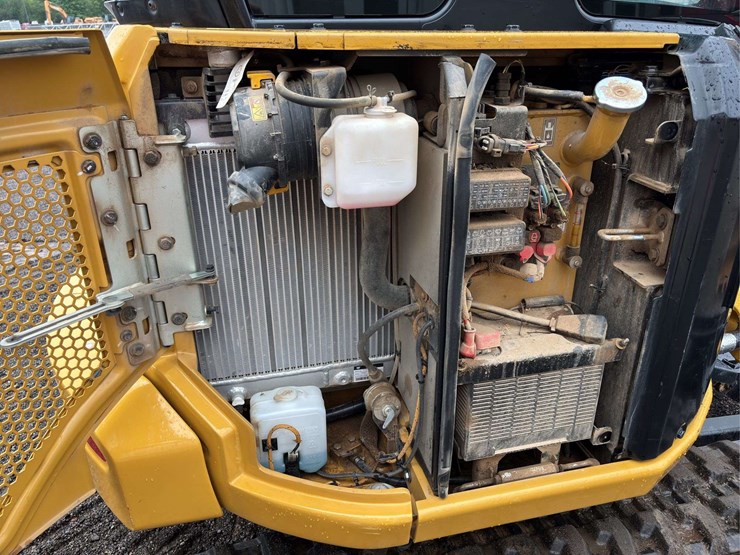 2023-caterpillar-303-image-25