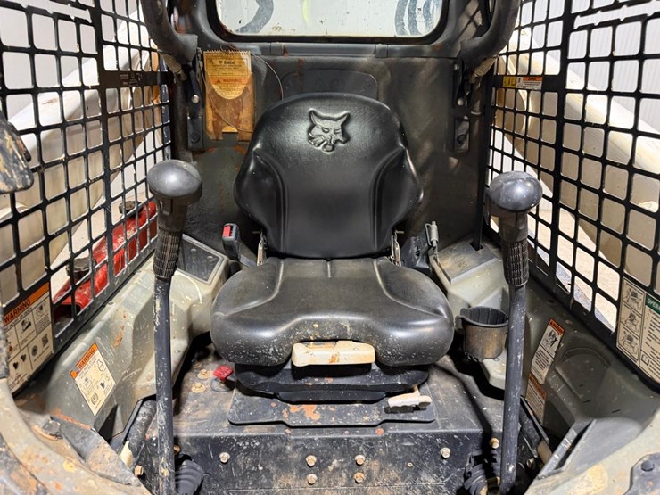 2022-bobcat-s740-image-17