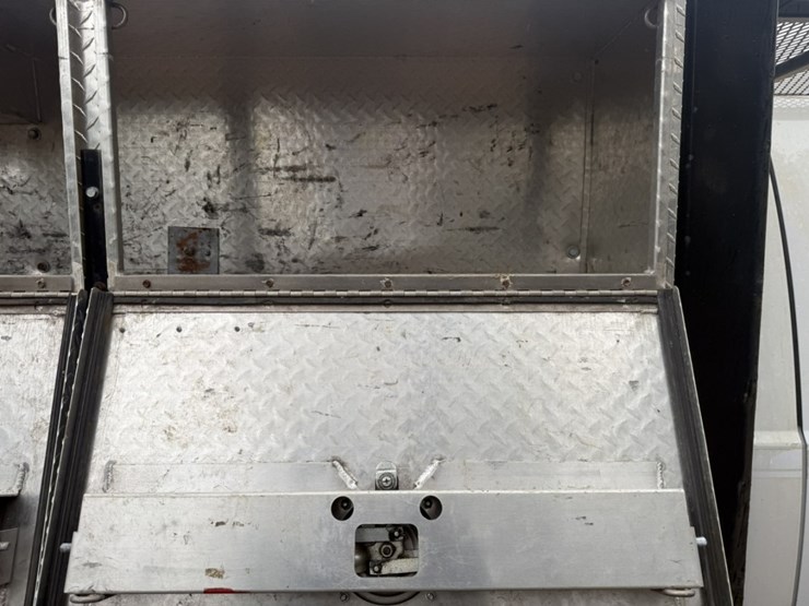 2012-ford-f550-image-26