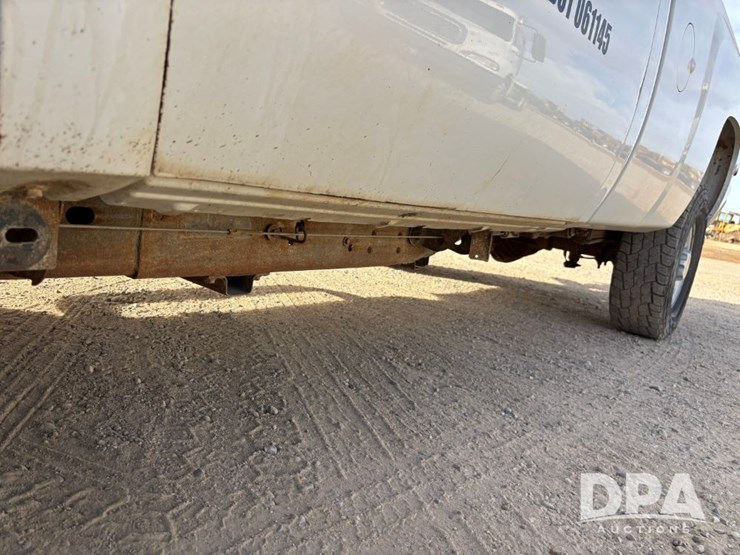 2010-chevrolet-silverado-2500hd-image-23