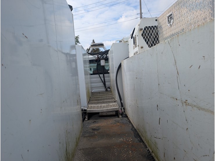 2005-international-durastar-4300-image-12