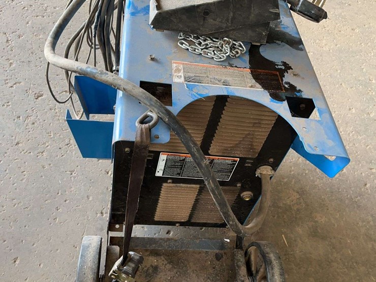 miller-syncrowave-welder-on-castors-image-4