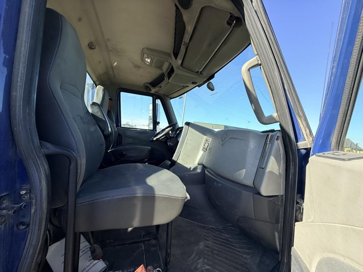 2017-international-prostar-image-56