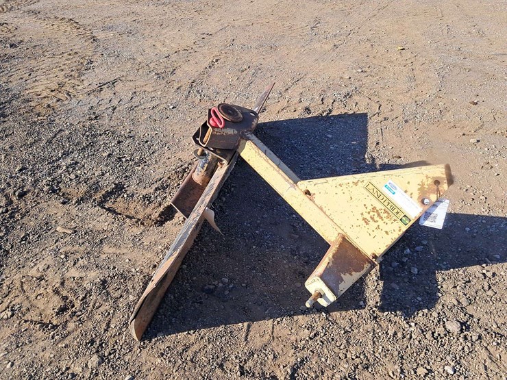 2018-land-pride-rb1572-image-2