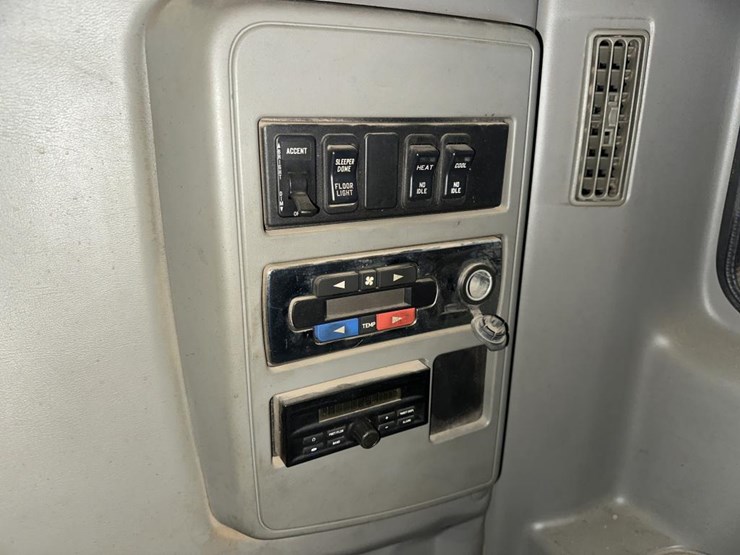 2014-international-prostar-image-38