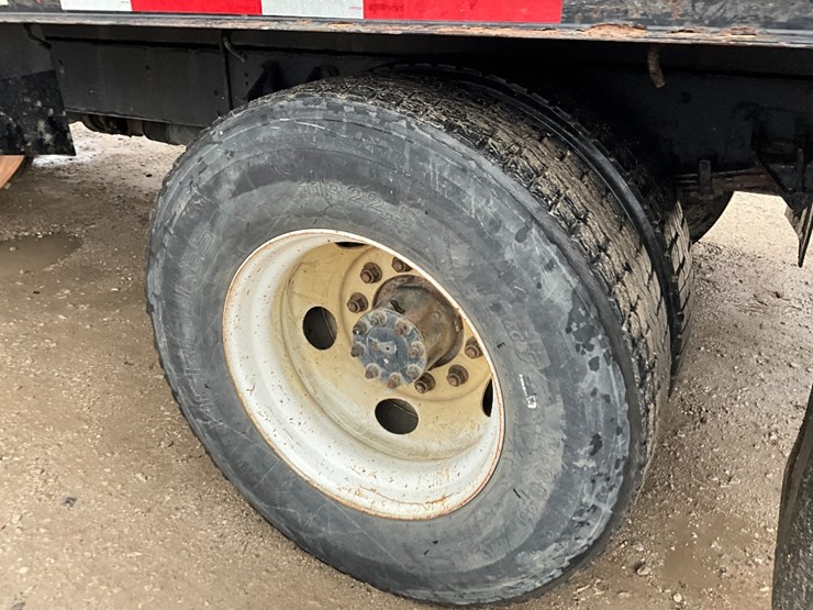 2015-ford-f650-image-13