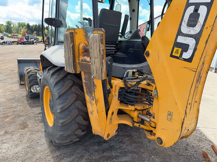 jcb-3cx-image-11