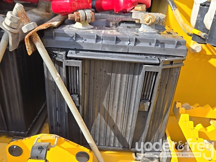 2018-komatsu-d61pxi-24-image-58