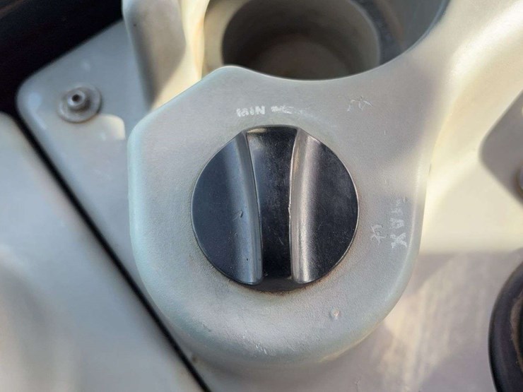 2020-komatsu-d61-image-43