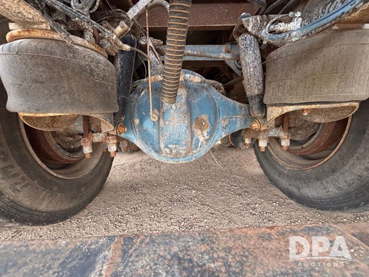 peterbilt-377-image-29