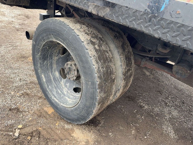 2004-ford-f450-image-11