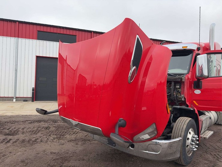 2019-peterbilt-579-image-44
