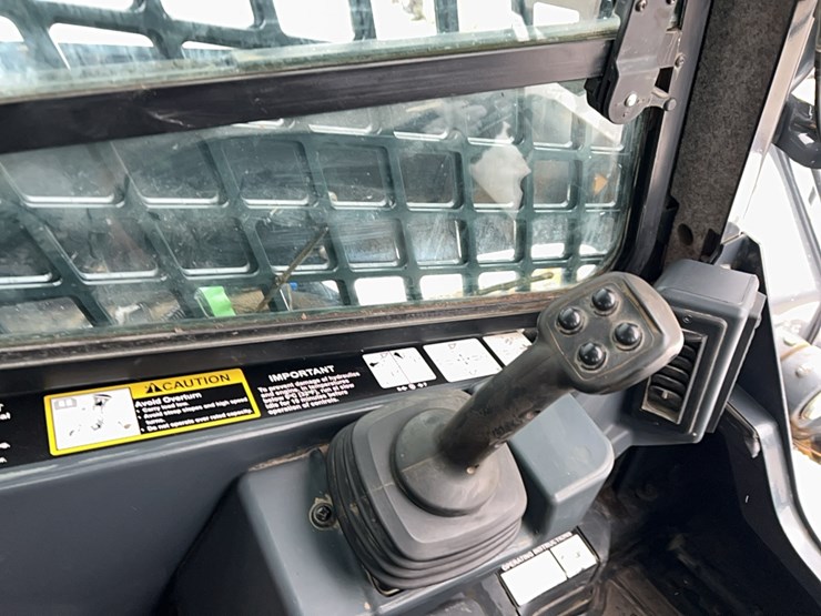 2023-deere-333g-image-7