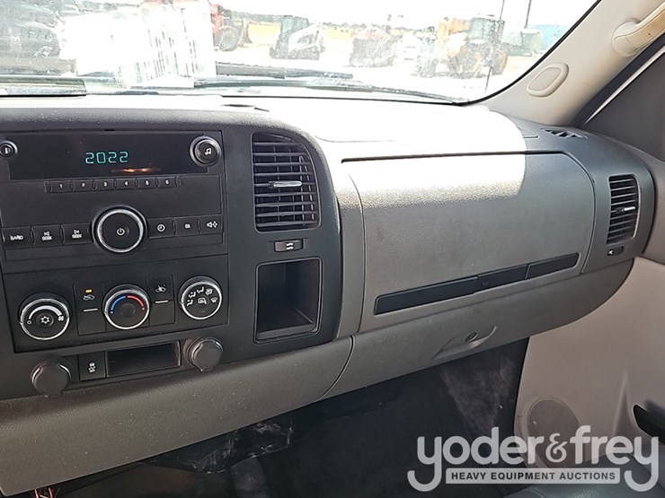 chevrolet-silverado-2500-image-28