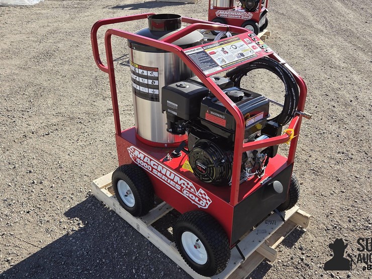 2025-magnum-4000-series-hot-water-pressure-washer-image-3