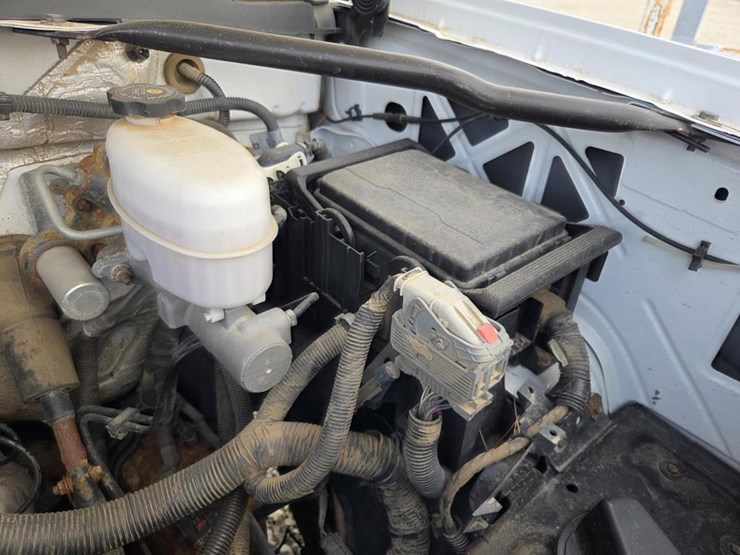 2015-chevrolet-silverado-2500hd-image-38