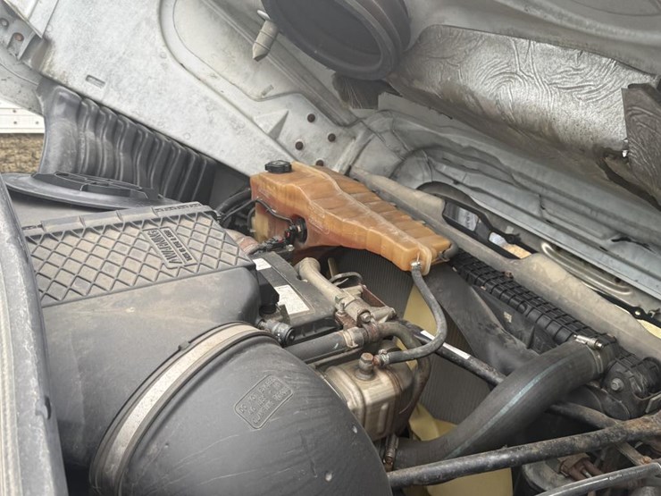 #1175-•-2016-freightliner-cascadia-day-cab-truck-tractor-image-41