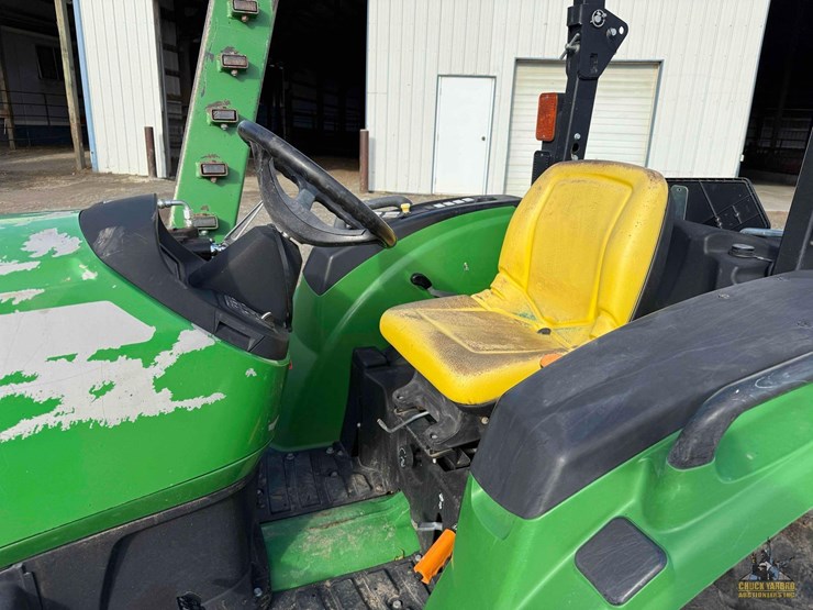 john-deere-4044m-image-13