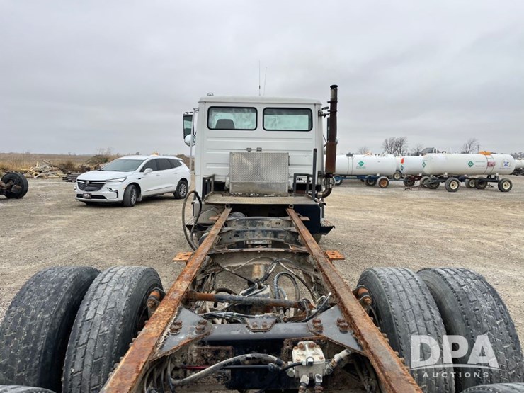 freightliner-fl80-image-33