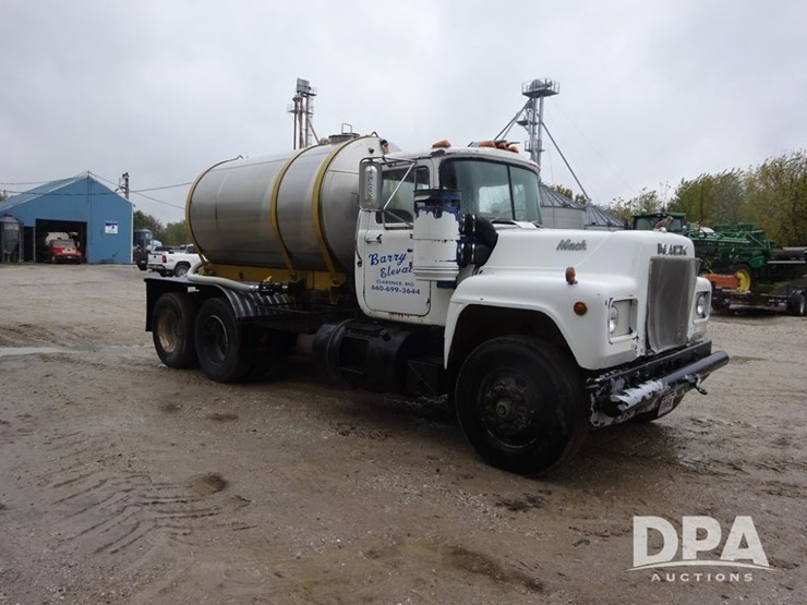 mack-r686st-image-11